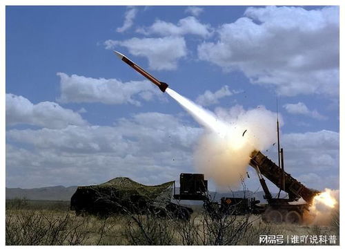 美国航母遭胡塞袭击，盟友被逼参战！中东局势再升温