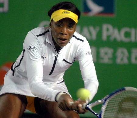 威廉姆斯在比赛中沉思