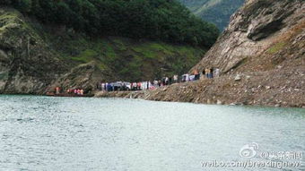 游船侧翻事故现场照片