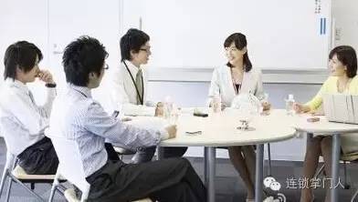 上班时间同事接送孩子被纪检查岗，我该怎么回答？真实职场两难事件曝光