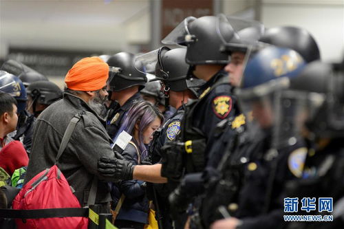 女性群体抗议偷拍行为