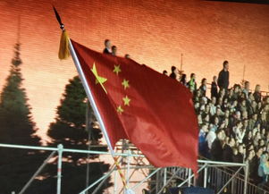 解放军亮相红场彩排，枪口朝天护群众安全引热议