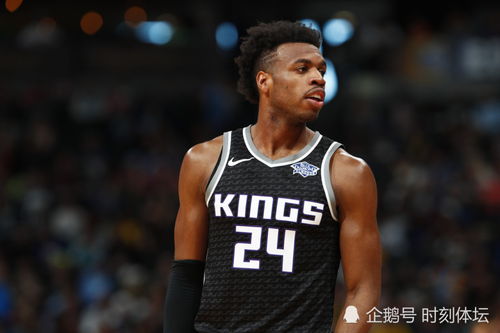 希尔德在比赛中持球进攻