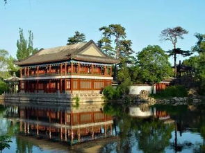 河北承德避暑山庄游客排队进入景区<br><h2 id=