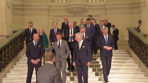 欧盟领导人会议现场<p>这种“被冷落”的局面让一些欧洲政界人士感到不安。美国前驻乌大使史蒂文·皮弗就在社交媒体上评论道：“过去6周里特朗普对普京让步的代价之一：普京认为特朗普软弱，让他等待完全没问题。”</p><p>这番话虽然带有明显的主观色彩，但也反映出当前西方阵营内部对于如何应对俄罗斯问题的分歧。</p><h2 id=