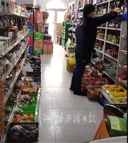 街头小型谷子店铺内景