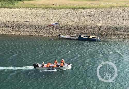 社交媒体关于贵州翻船事故热议截图