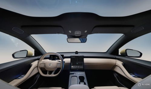 新款蔚来ET5车内中控横屏布局