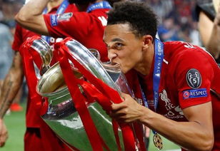 26岁阿诺德官宣离队！结束20年利物浦生涯，自由身加盟皇马+签5年