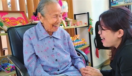 民主德国和人民波兰官方怎么解释领土的变动？