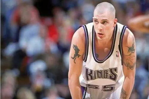 威廉姆斯在比赛中神情凝重<p>威廉姆斯仅在第三局打出一杆50+，其余时间则频频出现失误。尤其是在关键球的处理上，他的判断力明显不如以往犀利。赛后有评论认为，年龄或许已经开始影响这位传奇球员的状态。</p><h2 id=