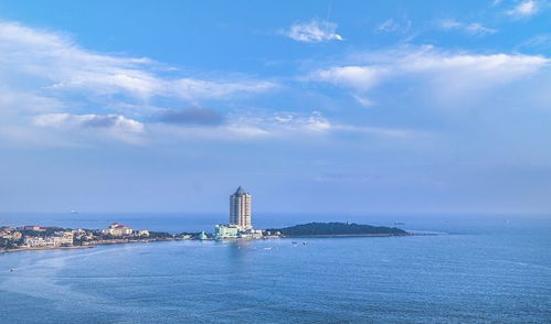 青岛海岸线上的现代化海洋牧场设施