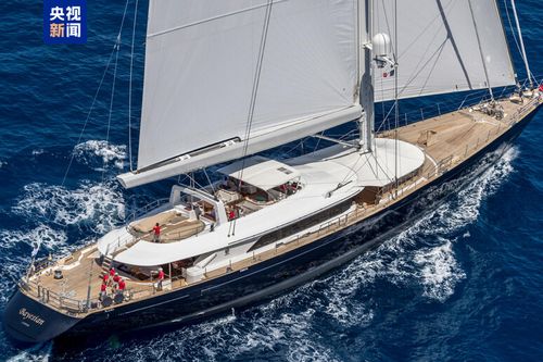 贵州游船事故幸存者采访画面