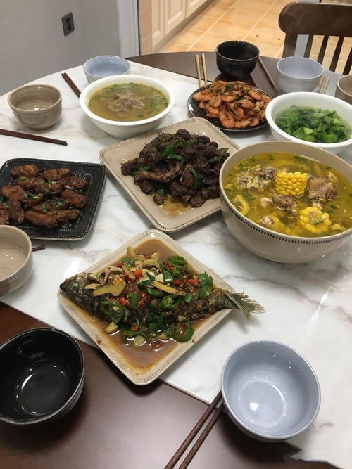 一张摆满美食的立夏晚餐桌