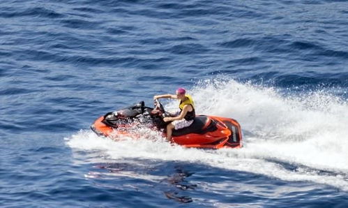 惊心动魄！女船长冒险返航，游客海上遇险她却逆行救人