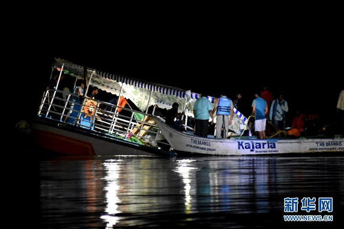 贵州游船事故救援现场实景图