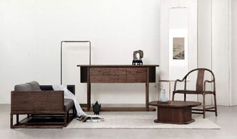 佛山家具设计师正在绘制新款式图纸