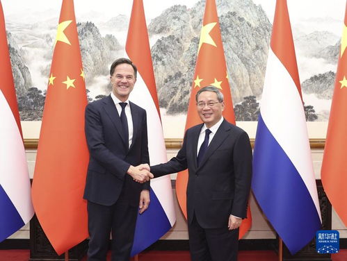 荷兰首相 波兰总理险遭烟雾弹袭击｜欧洲政坛再遇惊魂一刻