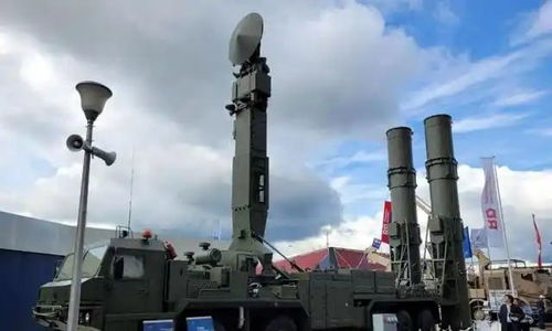 俄军S-500防空导弹系统部署现场