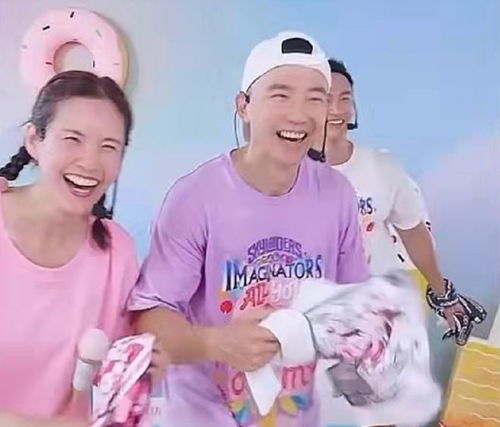 刘畊宏在直播间带领观众跳操