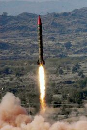 社交媒体热议巴基斯坦导弹试射