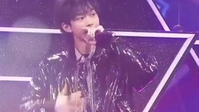 搞笑模仿者即兴演奏