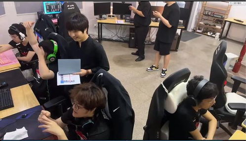 AL战队在训练室备战比赛