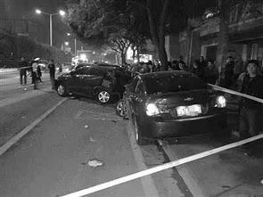 山东一车辆撞向公交站台 司机被控制｜事故背后令人揪心的驾驶安全问题