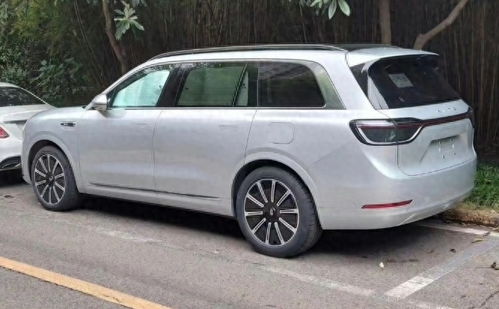 问界M9豪华外观展示图