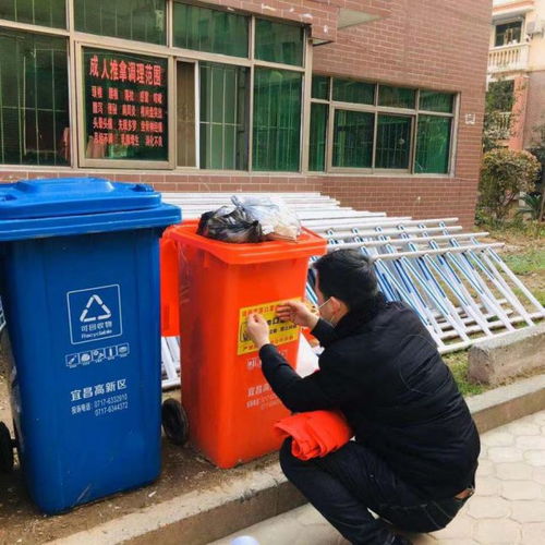 26岁女儿每次加班爸爸都来送饭，父爱如山感动全网