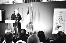 中欧建交50周年纪念活动<p>近年来，尽管受到国际局势的影响，中欧关系一度出现波动，但双方都意识到，只有通过对话与合作才能解决分歧，实现共同发展。正如外交部发言人所言：“中方坚决反对美国搞关税壁垒和贸易霸凌，这种做法损人不利己。”</p><h2 id=