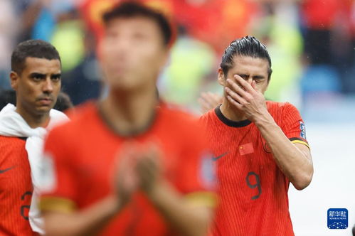 71岁国足主帅，考察42岁老门将？球迷热议：青春风暴还是无奈之举