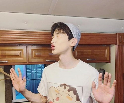 白敬亭潮牌GOODBAI陷质量风波，排队热背后是信任危机？