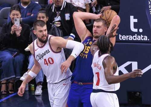 约基奇关键的边线球防守：祖巴茨如何限制MVP级巨星？