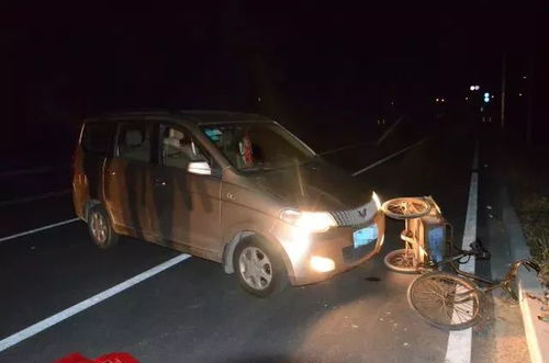 母女三人骑电动车被撞飞，街头惨剧再次敲响安全警钟