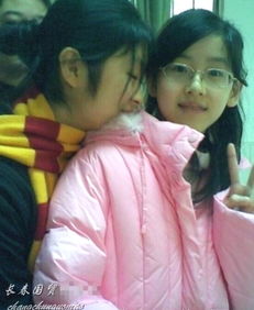 章泽天带8岁女儿伦敦追星，母女同框曝光引热议