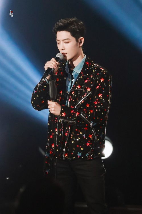 肖战与粉丝互动合影