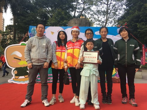 不同职业的劳动者合影<br><p>无论你是在写字楼里敲打键盘，还是在田间地头弯腰耕作；无论是你在手术室里救死扶伤，还是在讲台上教书育人，你的付出都值得被铭记。</p><p>正如那首诗所说：“劳动欢歌岁月长”。愿每一个努力生活的人，都能被岁月温柔以待。</p>                        </p>
                        <!-- E 正文 -->
                    </div>

                    <!-- S 付费阅读 -->
<!-- E 付费阅读 -->


                    <!-- S 点赞 -->
<div class=