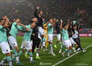 国米全队激情庆祝<h2>💬球迷声音：这场球看得我心跳加速！</h2><p>赛后，不少球迷在社交平台上表达了激动之情：</p><blockquote style='border-left:4px solid #3498db; padding:10px; background-color:#e8f4ff;'>@国米铁粉：这比赛看得我血压都高了！太刺激了！</blockquote><blockquote style='border-left:4px solid #3498db; padding:10px; background-color:#e8f4ff;'>@足球老炮儿：这是我看过最精彩的欧冠半决赛之一，没有之一！</blockquote><blockquote style='border-left:4px solid #3498db; padding:10px; background-color:#e8f4ff;'>@巴萨死忠：虽然输了，但莱万真的尽力了，希望下赛季卷土重来！</blockquote>                        </p>
                        <!-- E 正文 -->
                    </div>

                    <!-- S 付费阅读 -->
<!-- E 付费阅读 -->


                    <!-- S 点赞 -->
<div class=