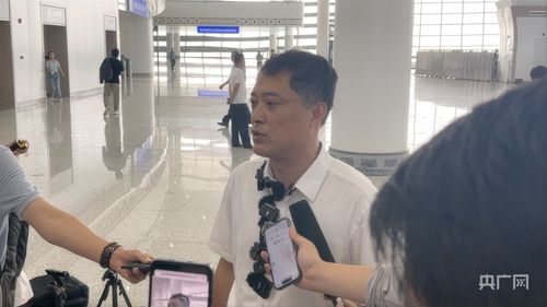 李森林接受采访画面