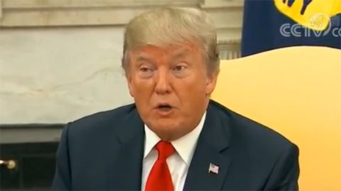 特朗普接受NBC采访现场画面