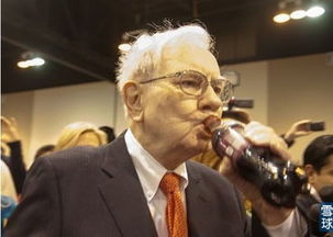 巴菲特手持可口可乐<p>与此同时，他对苹果和美国银行的持仓比例也大幅下降，从苹果的49%减持至23%，展现了他在风口浪尖时的冷静判断。</p><h2 id=