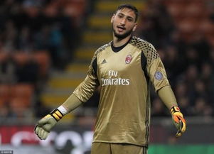 多纳鲁马飞身扑救瞬间