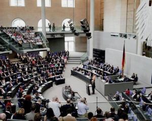 德国总理选举戏剧性反转！默茨险胜背后的悬念与博弈