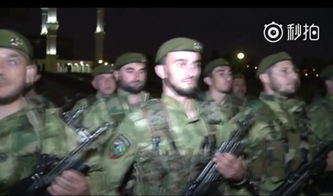 车臣特种部队在前线操作无人机的画面