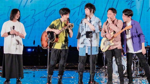 五月天演唱会现场粉丝泪目画面