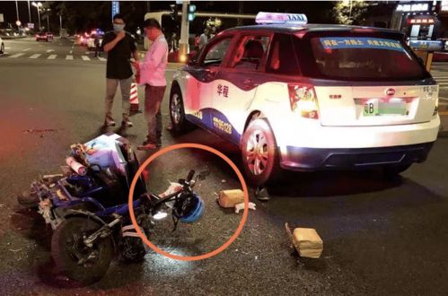 外卖小哥与迈巴赫相撞头插引擎盖，真相令人唏嘘