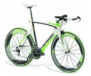 一辆高端定制公路自行车展示