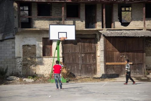 那个用煤块写书法的少年：把苦难写成励志体，人生终被照亮