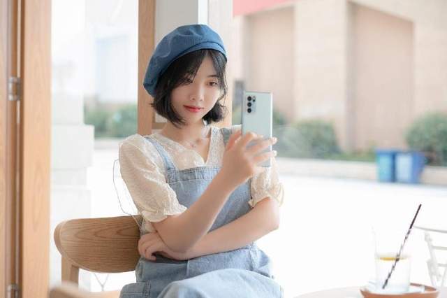 宋雨琦与OPPO Reno14的梦幻联动，人鱼美学引爆微博热搜